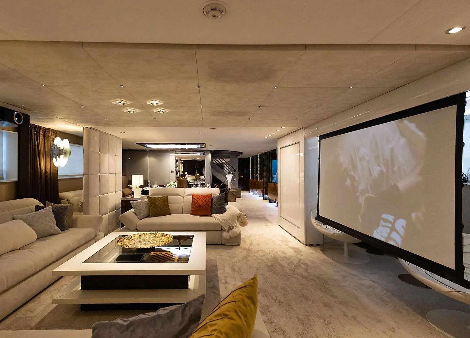 Botel Trackside Superyacht Vip Cabin - Tiamat Monte Carlo