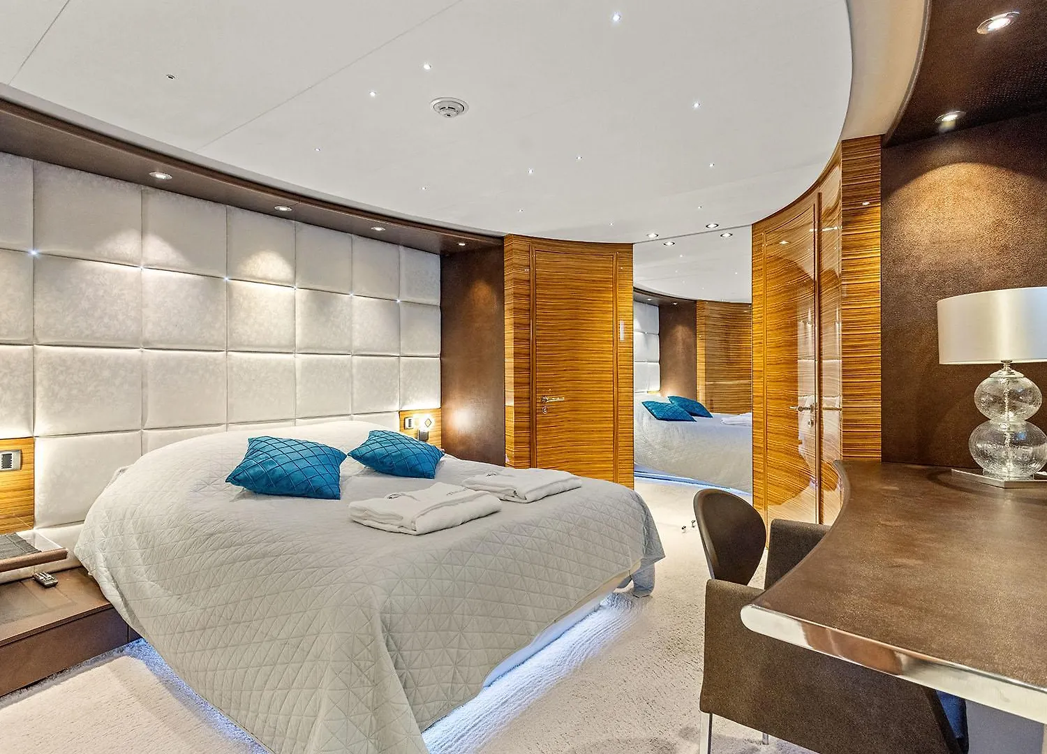 Trackside Superyacht Vip Cabin - Tiamat contacts